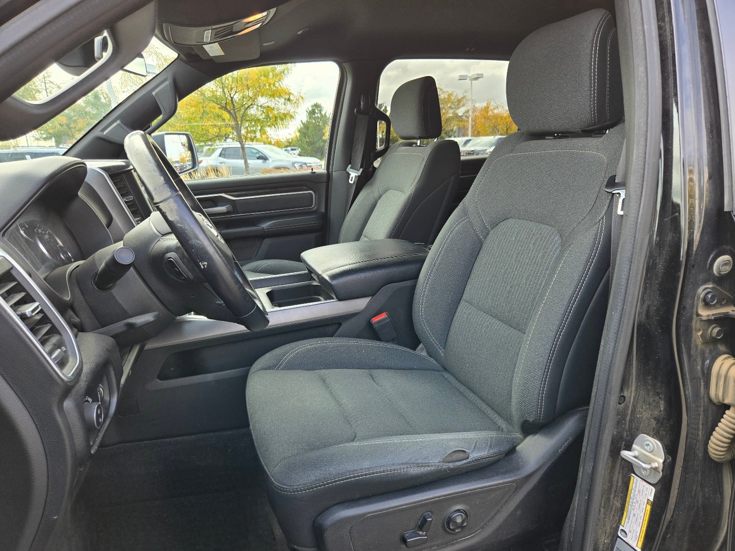 2020 RAM 1500 Big Horn Crew Cab 4x4 5'7" Box
