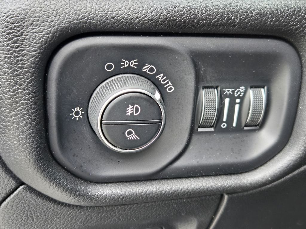 2024 RAM 1500 Laramie Crew Cab 4x4 5'7" Box