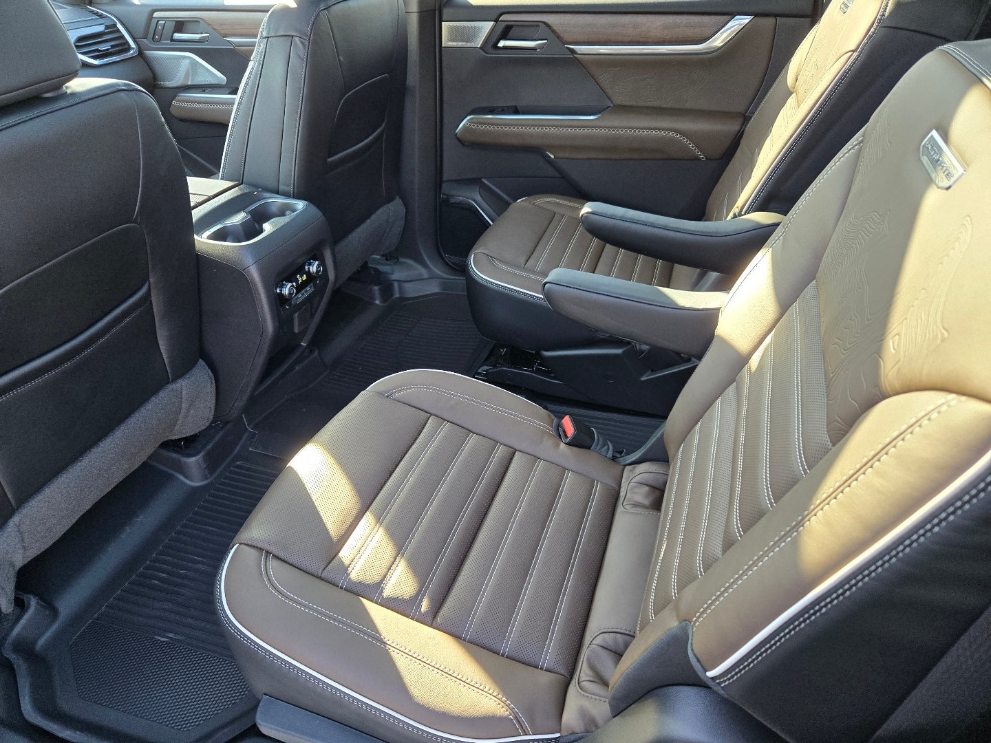 2027 GMC Acadia Denali Ultimate