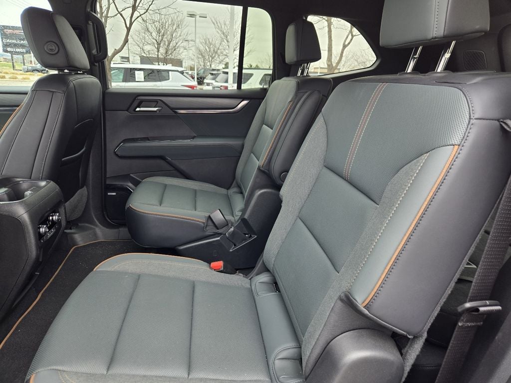 2024 GMC Acadia AT4