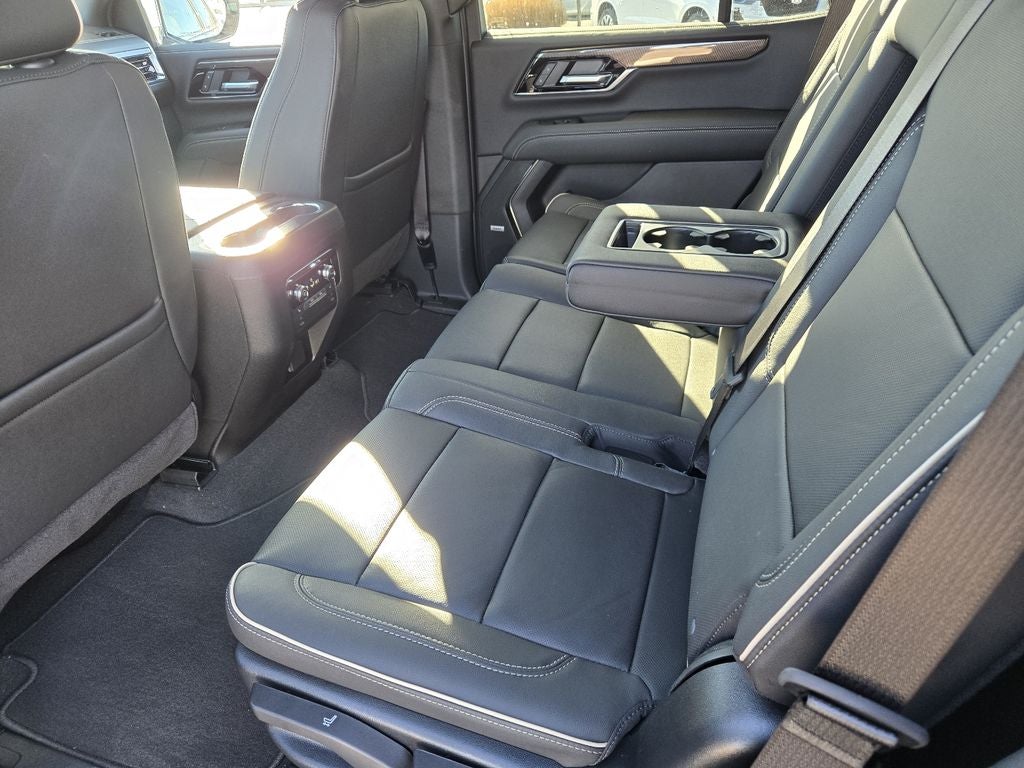 2025 GMC Yukon Elevation