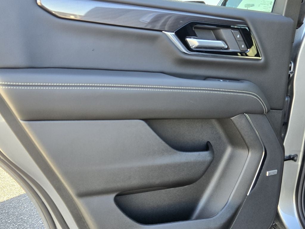 2025 GMC Yukon Elevation