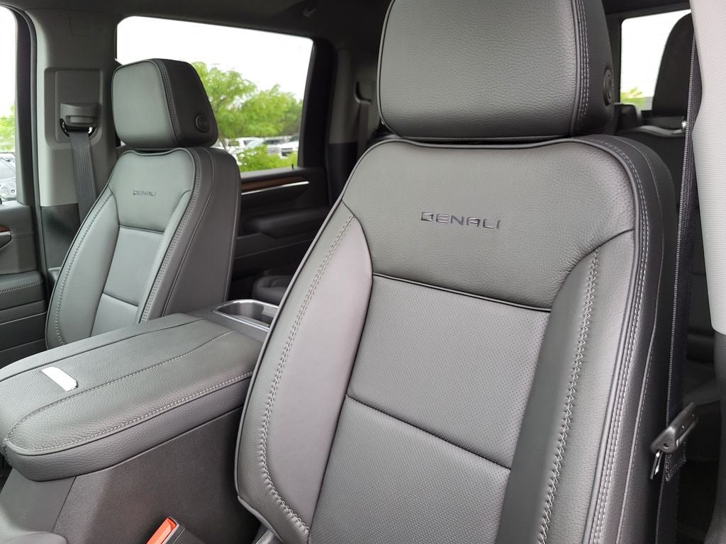 2025 GMC Sierra 2500 HD Denali