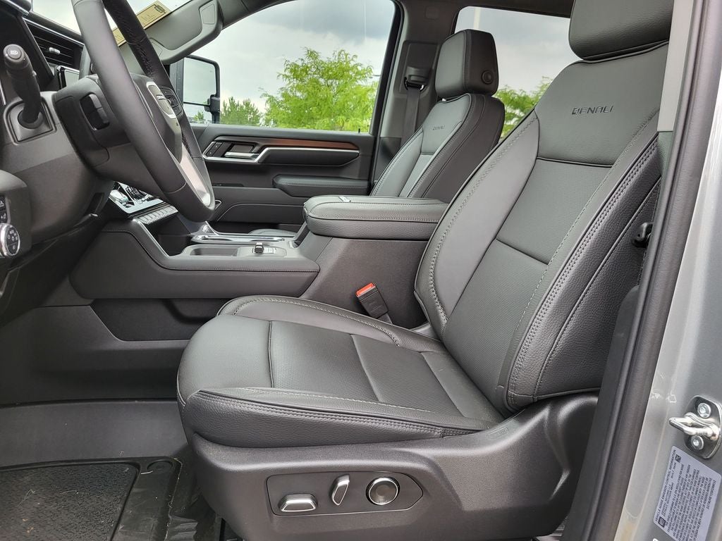 2025 GMC Sierra 2500 HD Denali