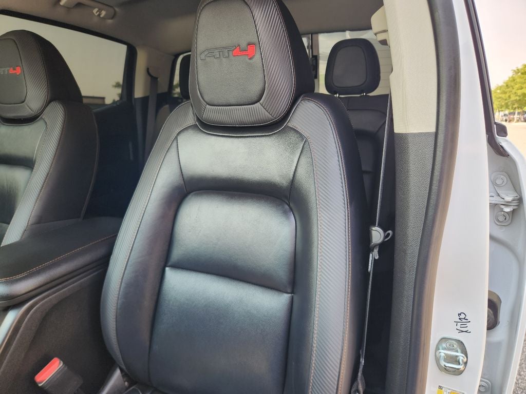 2022 GMC Canyon 4WD AT4 w/Leather