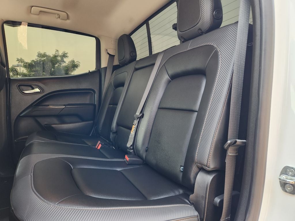2022 GMC Canyon 4WD AT4 w/Leather
