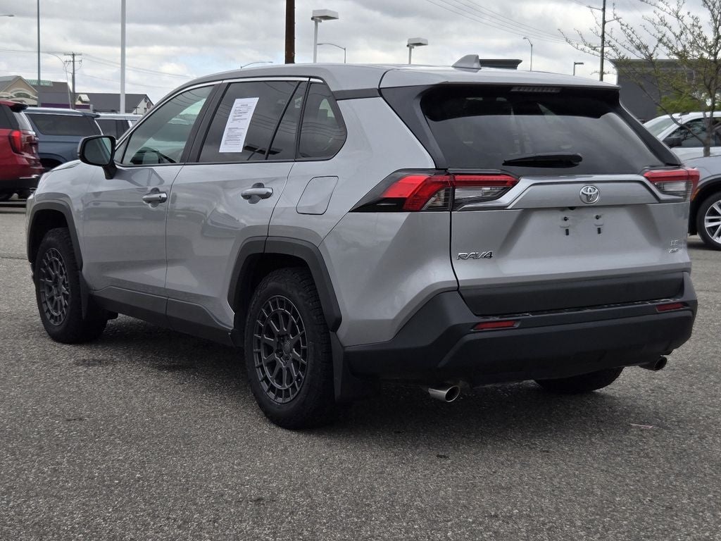2024 Toyota RAV4 LE