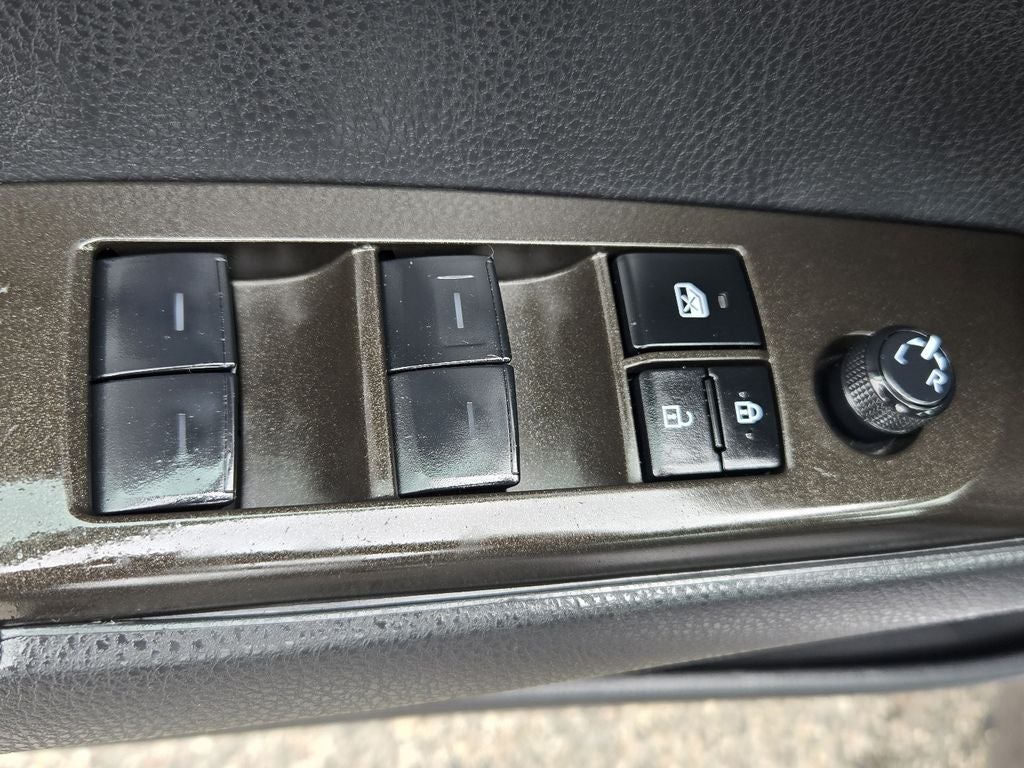 2023 Toyota Camry SE AWD