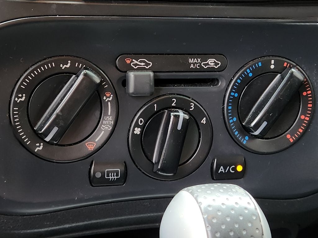2016 Nissan JUKE S