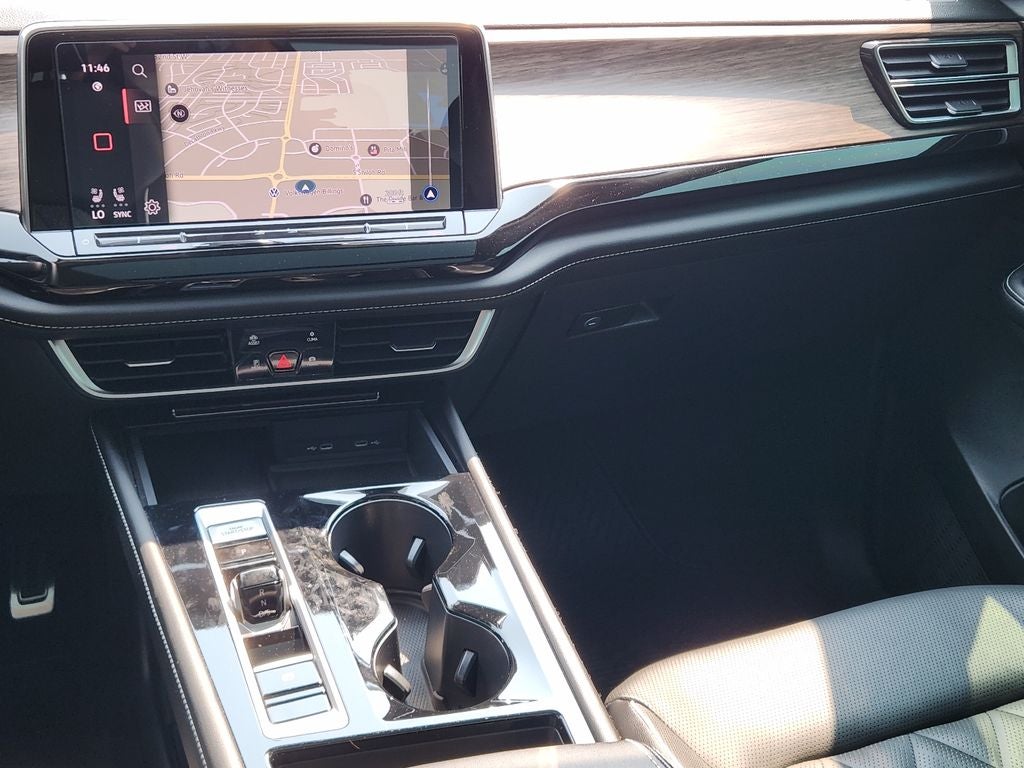 2024 Volkswagen Atlas 2.0T SEL Premium R-Line