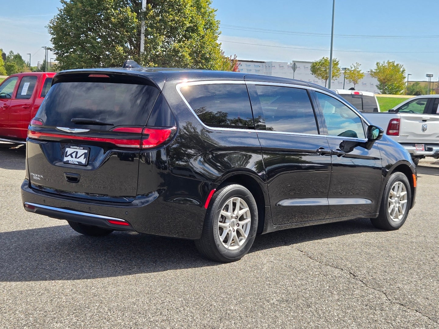 2025 Chrysler Pacifica Select