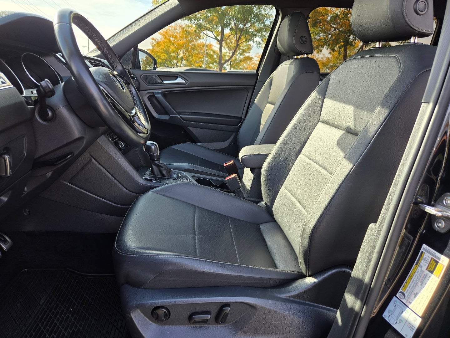 2020 Volkswagen Tiguan SE R-Line Black