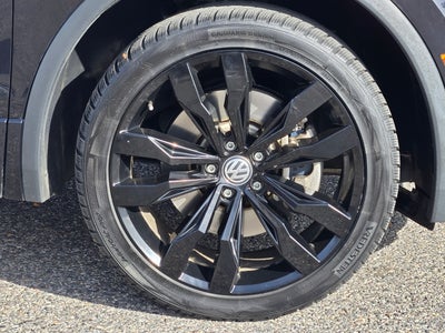 2020 Volkswagen Tiguan SE R-Line Black