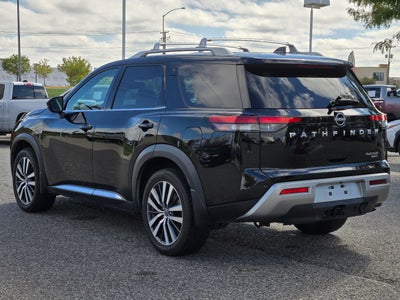 2022 Nissan Pathfinder Platinum