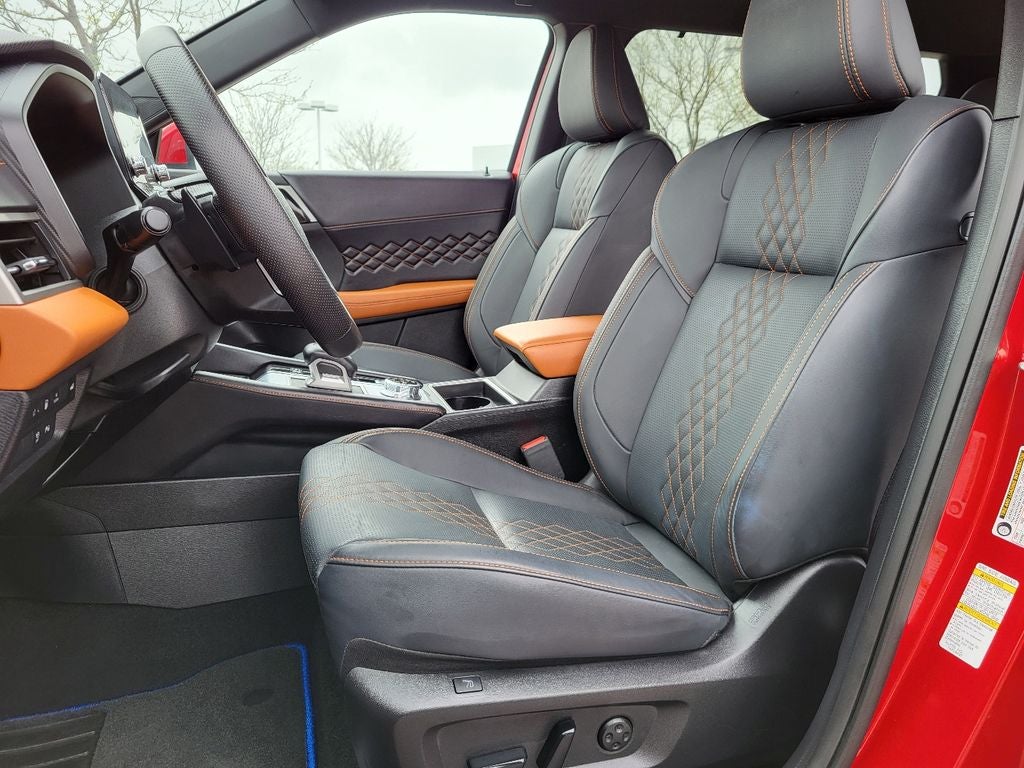 2025 Mitsubishi Outlander PHEV SEL