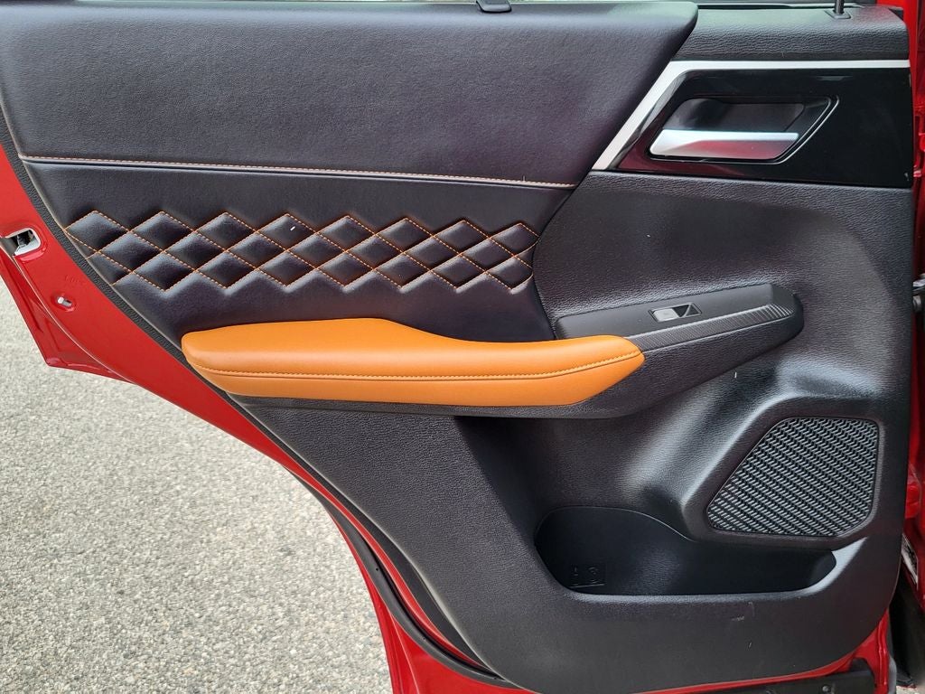 2025 Mitsubishi Outlander PHEV SEL