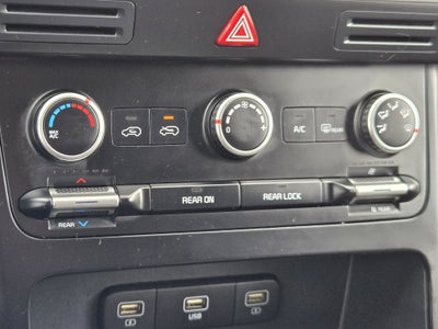 2023 Kia Carnival LX