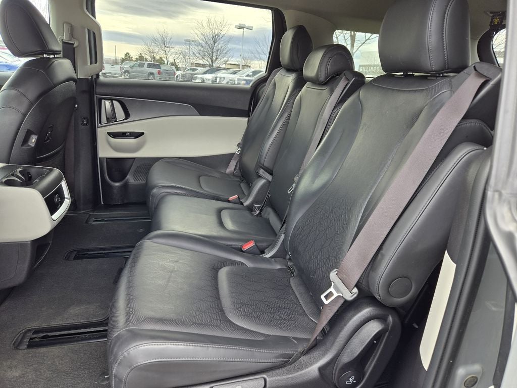 2023 Kia Carnival LX