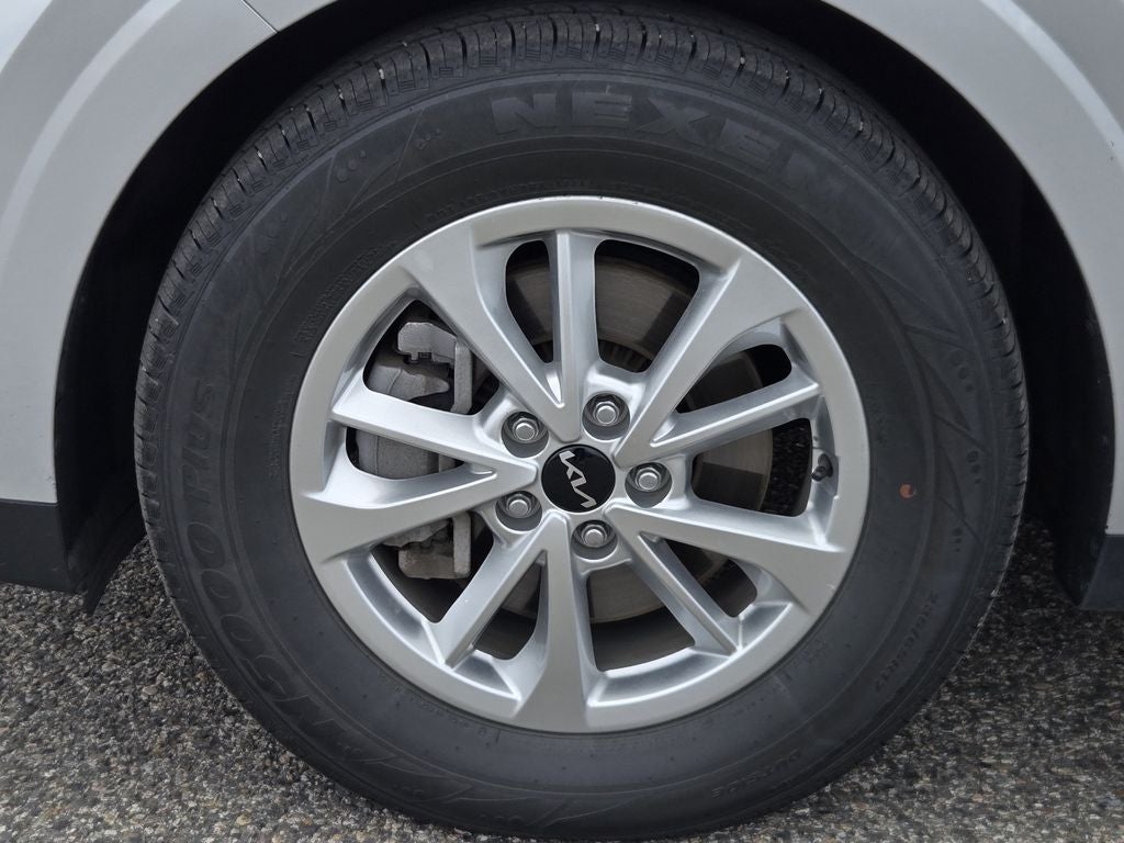 2023 Kia Carnival LX